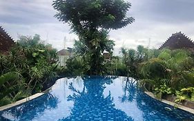 Villa Rumah Kayu